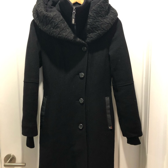 Wool winter coat. Very warm, no fur, city elegant, large hood. - Picture 4 of 12